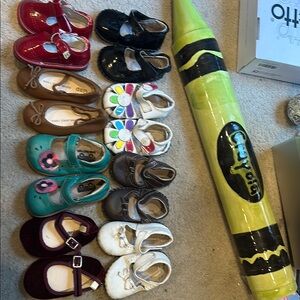 Lot of 8 toddler shows pediped, gap, see Kai run, Jack and lily